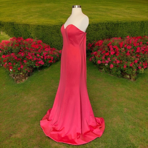 Royal Queen Sweetheart Neckline Strapless Evening Gown Size 12 Coral Pink - Picture 8 of 16